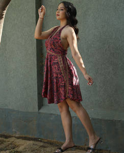 เดรสสั้นผ้าไหมพิมพ์ลายดอกไม้คอวีสำหรับผู้หญิงเดรสชายหาดและฤดูร้อน - Product Image 4