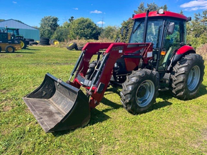 Compre un tractor agrícola fuerte y eficiente: el tractor Case IH Farmall 105A garantiza un funcionamiento fluido en diversas condiciones de campo. - Product Image 4
