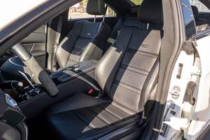 Mercedes-AMG CLS63 S 2017 Usado, Motor V8 Biturbo de 577 CV, Tracción en las Cuatro Ruedas, Equipamiento Completo, Sin Modificar - Product Image 5