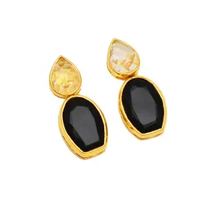 ต่างหูห้อยทำมือสไตล์วินเทจ เงินแท้ 925 ชุบทอง 18K ประดับพลอยออนิกซ์สีดำธรรมชาติและมุก เหมาะสำหรับงานแต่งงานและงานเลี้ยง - Product Image 1