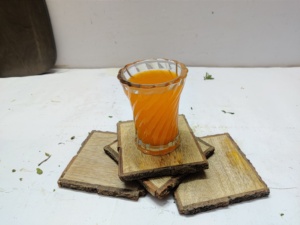 Posavasos de vidrio hechos a mano blancos mate redondos de madera de mango con grabado de logotipo polaco personalizado (Juego de 4) para utensilios de cocina y vajilla - Product Image 4