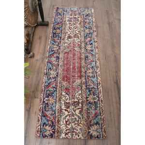 Alfombra Turca Vintage de 2.2x6.5 pies, Alfombra de Lana con Estampado Animal Azul y Rojo - Product Image 1