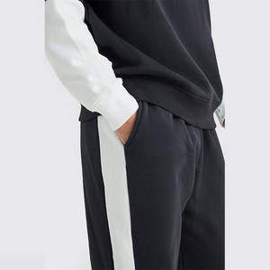 Chándales transpirables de alta calidad para hombre OEM 2025, diseño de Panel de Cuello estilo media cremallera, ropa de calle al por mayor para la temporada de invierno - Product Image 6