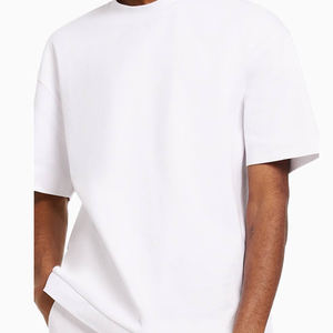 Prix de gros Logo personnalisé Ensemble t-shirt et short pour homme Vêtements de sport d'été Coton pour la course à pied Streetwear personnalisé Ensembles courts pour homme - Product Image 3
