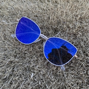 Lunettes Photochromiques 2026 en Alliage de Strass Noir, Blanc et Or, Monture Œil de Chat à Charnière à Ressort, Verres <span class=keywords><strong>Photogray</strong></span> Anti-Reflet et Anti-Lumière Bleue - Product Image 5