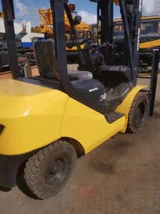 Carretilla elevadora japonesa Komatsu Original usada, 3 toneladas FD30 diésel, 2 años de garantía, 4x4 etapas de conducción, mástiles dúplex a la venta - Product Image 3