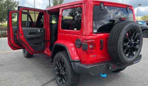 Jeep Wrangler 4xe Sahara 2024 Usado - Excelente Estado, Volante a la Izquierda, Asientos de Cuero, Cámara Trasera, Emisión Euro IV, Xenón - Product Image 3