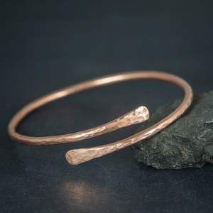 Elegant <b>copper</b> <b>bracelet</b> produced for global export markets offering refined polish and comfortable wear - Product Image 5