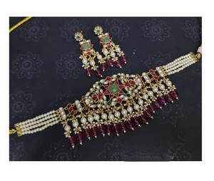 Collar de Gargantilla de Latón Chapado en Oro de Primera Calidad con Piedras de Moissanita, Juego de Aretes, Colección para Bodas y Fiestas para Mujer - Product Image 1