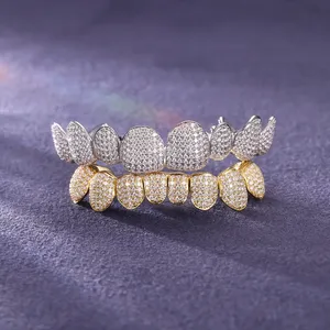 Grillz en or massif fin glacé bicolore personnalisé avec accents de diamant - Product Image 5