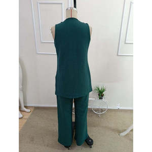Ensemble deux pièces pour femme, veste sans manches à col ouvert et poches en crêpe chatoyant et pantalon, 36465 - Émeraude - Product Image 6