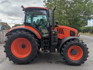 Tractor Agrícola de Ruedas 4x4 M7153 Premium de 70 CV con Caja de Cambios y Bomba de Motor con Transmisión por Engranajes - Alta Productividad - Product Image 4