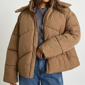 เสื้อแจ็คเก็ตพัฟเฟอร์แบบมีซิปสำหรับผู้หญิง อุ่นสบาย ออกแบบเองได้ พร้อมโลโก้ตามสั่ง รุ่นปี 2026 ราคาโรงงาน สวมใส่สบายๆ เสื้อแจ็คเก็ตพัฟเฟอร์หนา - Product Image 1