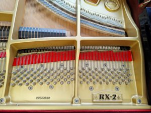 Piano à queue Kawai RX2, excellent état, livraison rapide, finition élégante d'origine, touches lisses, Japon, 88 touches - Product Image 6