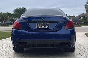 รถเบนซ์ AMG C63 S Coupe ปี 2019 สภาพดี ใช้งานน้อย เครื่องยนต์ดีเซล >8 ลิตร เทอร์โบ ยาง R19 หลังคาพาโนรามิกซันรูฟ มือสอง ไมล์น้อย - Product Image 4