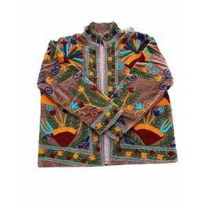 Chaqueta de Mujer con Bordado Suzani, Reversible, Acolchada, de Cuero, con Logotipo Personalizable, Estilo Varsity-Boho, Corta, para Otoño y Primavera - Product Image 2