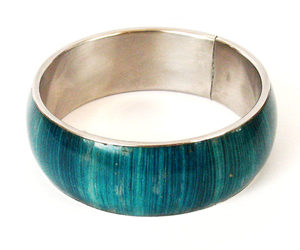 Elegante Brazalete Hecho a Mano de Hueso y Latón, Joyería Moderna y Duradera para Bodas, Obra de Arte Maestra, Tendencia de Moda para Mujer - Product Image 1