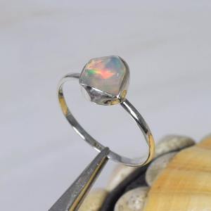 Anillo de Ópalo Etíope Natural en Bruto para Él y Ella, Joyería de Plata de Ley para Boda, Hecho en India - Product Image 1