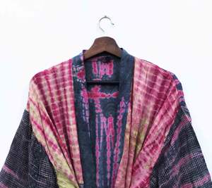 Kimono long en soie naturelle teinte à la main de style bohème pour femmes, taille unique, peignoir pour l'été, l'automne et le printemps - Product Image 3