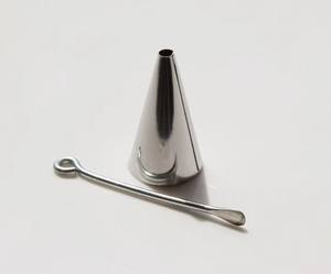 Mini Embudo de Acero Inoxidable con Varilla de Limpieza para una Transferencia de Líquidos Precisa y sin Derrames, Ideal para Botellas, Cocina y Bar - Product Image 3