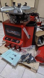 Máquina Automática para Cambio de Neumáticos de Automóviles y Camiones de 10-22 Pulgadas, Semiautomática, Neumática, con Brazo Oscilante, Fuente de Alimentación de 220 V, para Múltiples Tipos de Neumáticos - Product Image 5