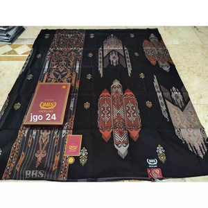 BHS Excelente Gold, un Sarong Lungi Tradicional de Mezcla de Algodón, Elegante para Bodas y Ocasiones de Oración - Product Image 3