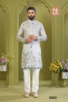 Kurta élégant pour hommes avec motif complexe et détails de style Kurta parfait pour les occasions festives et les mariages
