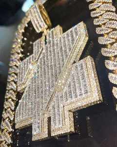 Pendentif personnalisé en or jaune 18 carats pour enfant, collier personnalisé en forme de glaçon creux, moissanite, breloques hip-hop en forme d'animal - Product Image 1