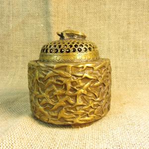 Incensario Religioso Tradicional de Latón, Porta Incienso Bakhoor |   Resina Aromática y Virutas de Oud Duraderas y 100% Naturales - Product Image 2