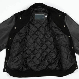Veste varsity noire pour homme avec manches en cuir PU gris, col rabattu, vêtement décontracté pour l'automne - Product Image 4