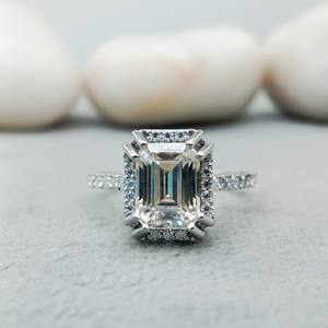 Women's 2.5ct VVS Lab Grown Emerald Cut Diamond Engagement Wedding Ring 10k 14k 18k Gold for GIA IGI Certified for Parties - Product Image 1