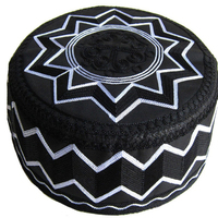 Chapeau de Kufi pour hommes de prière musulmane tricoté sur mesure en usine avec motif trapézoïdal chapeaux de Kufi islamique musulman en tricot ouvert en coton