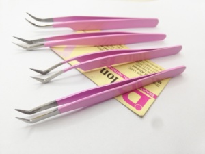 Pinzas de extensión de pestañas de acero inoxidable con etiqueta personalizada profesional Recubrimiento de punta de fibra rosa para aplicación de precisión - Product Image 4