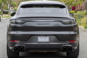 Porsche Cayenne GTS Coupé 2022, usado en buen estado - Product Image 2