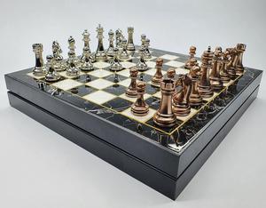 Jeu d'échecs contemporain en métal lesté de luxe finition chromée en acier inoxydable décor de bureau exécutif cadeau Unique cadeau promotionnel - Product Image 6