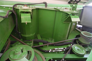 COMBINE HARVERTER JOHNN DEERE S790 COMBINE <b>HARVESTER</b> FARMLAND <b>HARVESTER</b> READY to SHIP WORLDWIDE JOHNN DEERE <b>HARVESTER</b> - Product Image 5