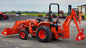 รถแทรกเตอร์ขนาดเล็ก Kubota La325 พร้อมผานหลังขุดตัก 4 ล้อ ขับเคลื่อนอเนกประสงค์ อุปกรณ์ทำสวน - Product Image 3