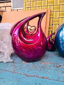 Urna Funeraria Grande de Aluminio Estilo Americano para Cenizas de Adultos, 10 Pulgadas, 220 Pulgadas Cúbicas de Capacidad, Diseño de Mariposa HD Hecho a Mano - Product Image 6