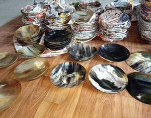 Plat de service décoratif en corne de buffle polie fait à la main, taille personnalisée, peint à la main, élégant, vaisselle écologique pour le camping - Product Image 2