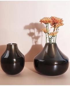 Florero de Metal decorativo alto Florero de piso Acabado de bronce texturizado Costero Hecho a mano Ecológico Agregar calidez Cualquier interior - Product Image 3