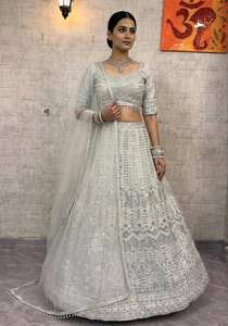 Lehenga Choli de mariée de qualité supérieure avec dupatta pour les tenues de mariage, réception, mehendi et sangeet, disponible à prix d'exportation - Product Image 3