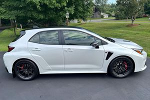 Toyota GR M0RIZ0 Edición 2023, Transmisión Automática, Motor V6 Turbo de 4.1-6L, Asientos de Cuero, Panorámico, 5 Plazas - Product Image 5