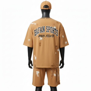 Ensemble de 2 pièces pour homme, t-shirt surdimensionné et short cargo, jersey de coton 240 GSM, tissu doux lavé, aspect délavé avec logo imprimé - Product Image 2