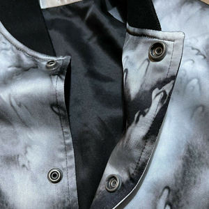 Diseño de moda Hombres Chaqueta de bombardero de sublimación personalizada Ajuste relajado Ropa de entrenamiento deportivo Estilo de béisbol Chaqueta de carreras sublimada - Product Image 3