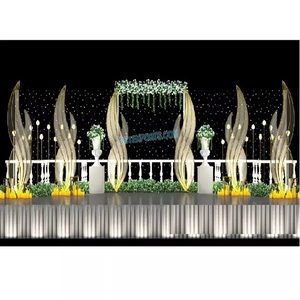 Stands en métal éclairés pour la décoration de cérémonie de mariage, aspect moderne, avec feuille acrylique, stands en métal tendance et scintillants, scène, Royaume-Uni - Product Image 1