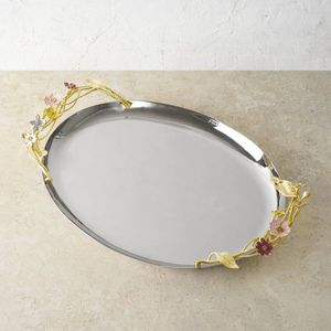 Bandeja de servicio de metal de diseño intrincado con lujosos grabados florales, perfecta para reuniones y celebraciones navideñas - Product Image 2