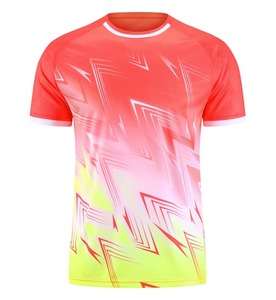 เครื่องแบบทีมฟุตบอลผ้าโพลีเอสเตอร์สำหรับผู้ชายเสื้อยืดกีฬาเสื้อฟุตบอลปรับแต่งโลโก้ได้ตามต้องการแบบ100% - Product Image 3