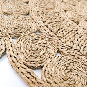 Alfombra de paja de rafia de forma irregular trenzada a mano para interiores de casas alfombras de centro de algas marinas naturales - Product Image 5