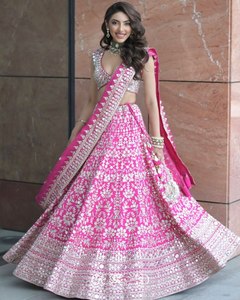 Robe traditionnelle slim à sequins Lehenga Choli Dupatta pour les fêtes de mariage tenue Bollywood pour la mariée pakistanaise - Product Image 1