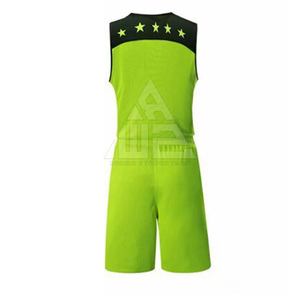 Ensembles d'uniformes de basketball pour hommes, verts, durables, 100 % polyester, avec logo personnalisé, respirants, légers, à séchage rapide, vente en gros, éco-responsables - Product Image 1